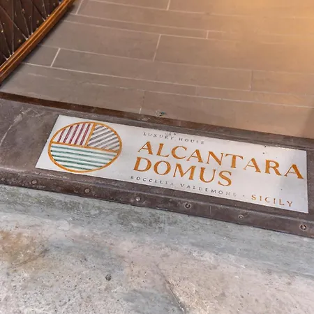 Alcantara Domus Apartment Roccella Valdemone